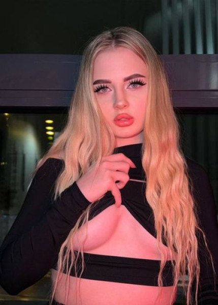 Проститутка Моника